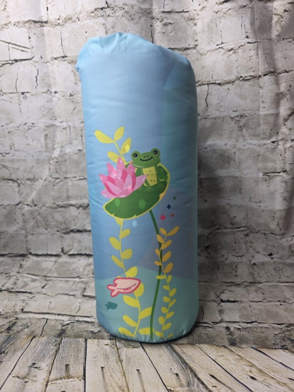 Puffy Camp Blanket Weather Resistant Stain Resistant 1 Person Blue w Frog Flower